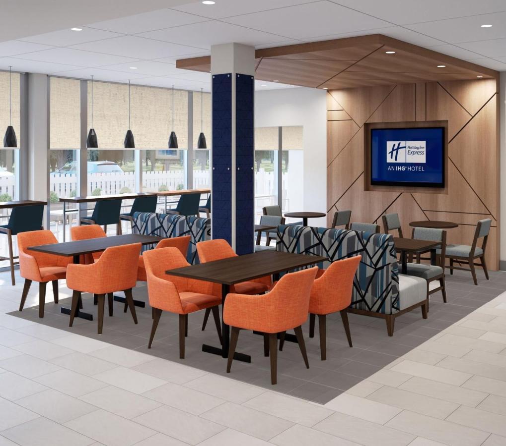 Holiday Inn Express Asheville Woodfin By Ihg Екстериор снимка